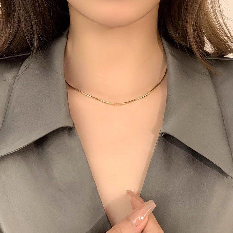 Product Introduction of 2025 Popular Amber Twin Golden Sweater Necklace for Girls Autumn and Winter New Light Luxury High-Grade Sense Niche Sweater Chain 10