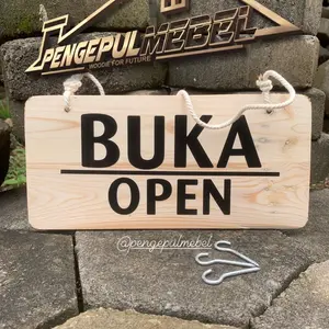 PAPAN GANTUNG TULISAN BUKA TUTUP || PAPAN GANTUNG TULISAN TUTUP Kayu Dipasang di Dinding Kamar Tidur