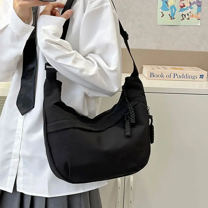 New Spring Autumn INS Japanese Style Dumpling Bag for Women Casual Versatile Girl Crossbody Large Capacity Solid Color Commuter Shoulder Bag
