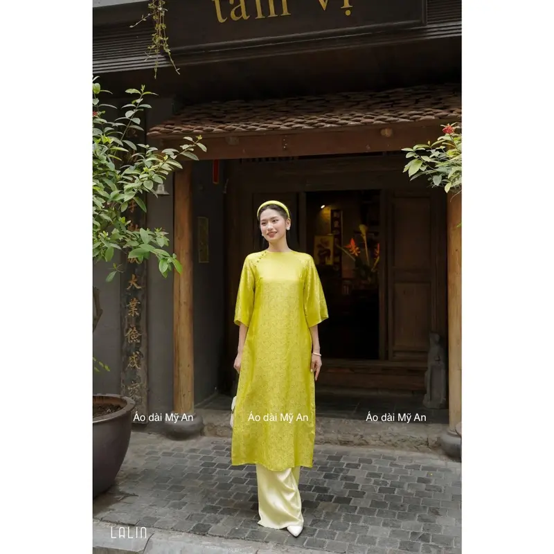 [SẴN HÀNG]Aó Dài Gấm Tơ Xuông Dáng Xưa Tay Loe Đính Cúc Bọc Diện Tết Du Xuân hot trend 2025, nữ, women dress - Áo Dài Mỹ An 3