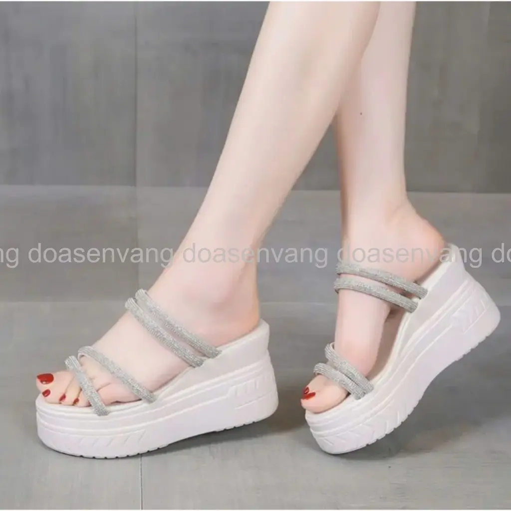 [ XOÀN ĐÁ ] Dép xuồng nữ đính đá kiểu dáng thời trang hotgirl tôn dáng cao 7p nhẹ êm
