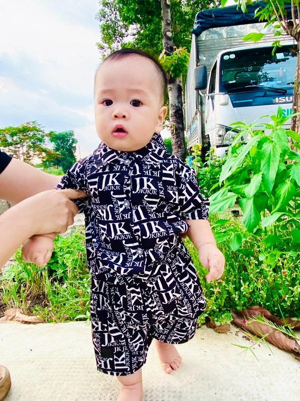 combo 2 bộ sơ mi lụa cho bé trai và bé gái kiểu tay ngắn quần đùi vải thoáng , mát size 6kg đến 30kg bộ quần áo đồ  vest quanao  daitay bộ  tàu set  đồ