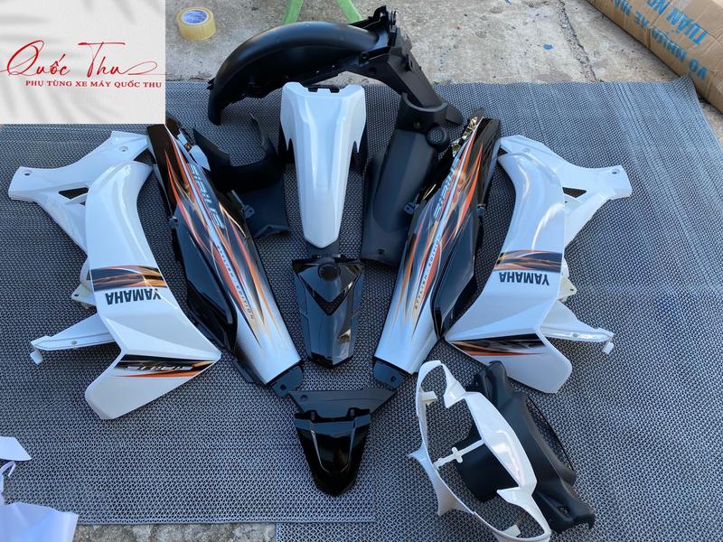 Bộ dàn áo sirius trắng phối đen, đầu hello/ dè fi. Dán tem sẵn, Hàng 1/1. Bảo hành nước sơn xe