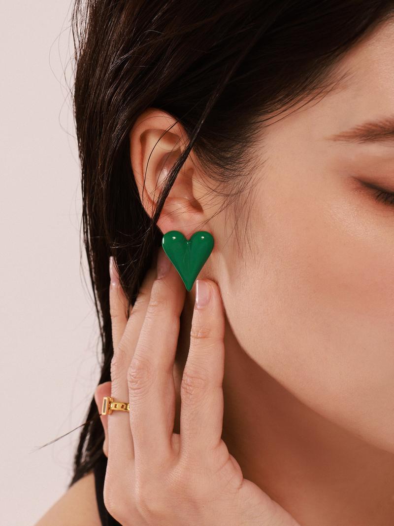 Product Introduction of Weighted Glaze Heart Earrings Ins Style Niche Heart Ear Studs for Women Stainless Steel PVD Plating Factory 3