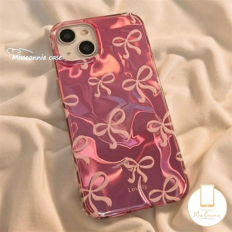 MissConnie Casing Untuk Vivo Y17s Y03 Y36 Y18 Y22 Y15 Y21 Y35 Y30 Y28 Y27s Y20s Y51 Y100 Y16 Y11 Y21s Y20 Y12i Y27 Y17 Y15s Y02 Y31 V25 Y12s Y91 Doodle Dreamy Romantis Lucu Cinta Merah Muda Hati Ikatan Simpul Gelang Mewah Ripple Luster Case 1