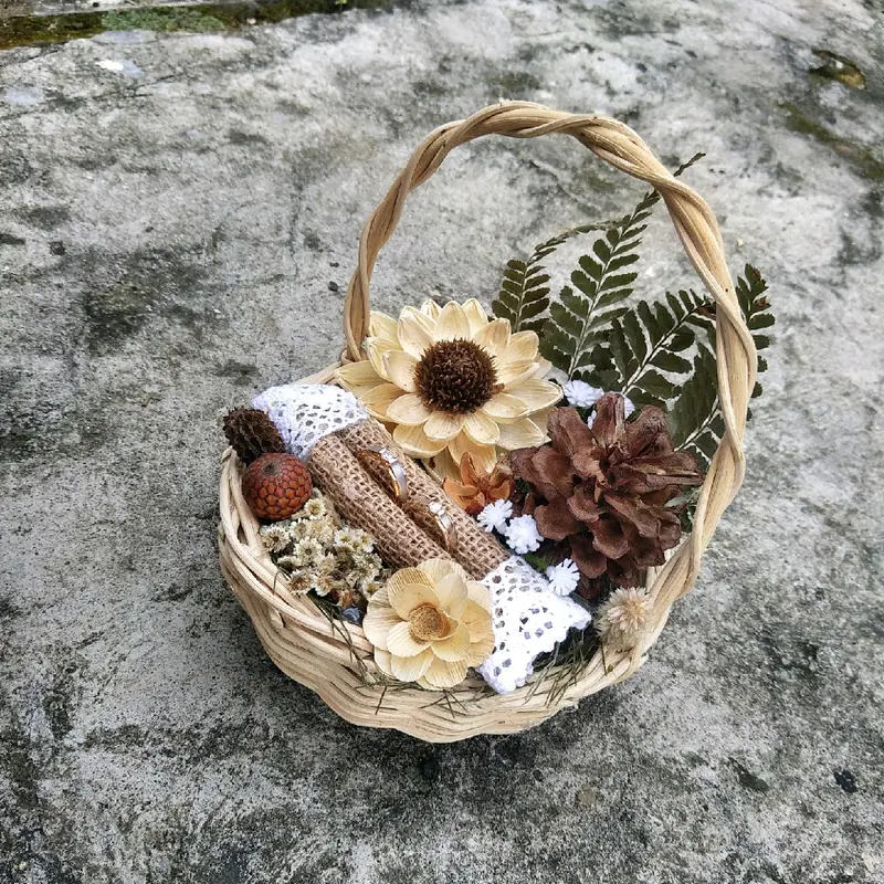 Tempat Cincin dari Rotan Dekorasi Pernikahan 3