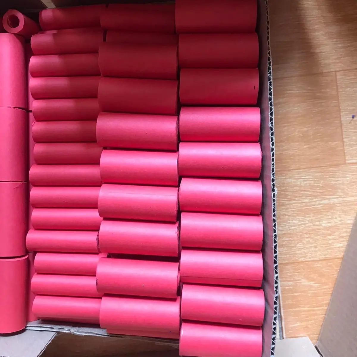 50ống giấy cuộn sẵn đỏ 2 mặt. Định lượng 120gsm
