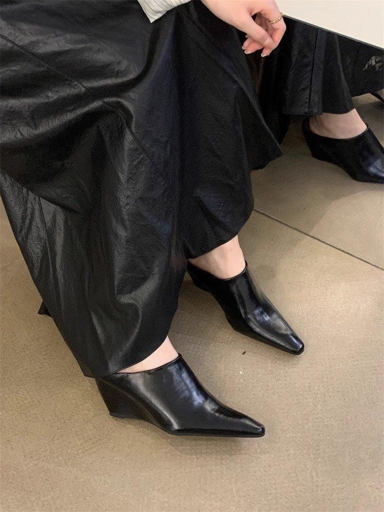Product Introduction of Pointy heels for women Large size Special-shaped with rubber slip-on 28