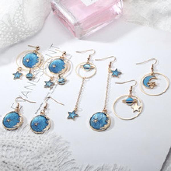 Product Introduction of Gold Teardrop Earrings - Unique Niche Design, European and American High-End Earrings, Stylish and Distinctive Ear Jewelry for Women 2