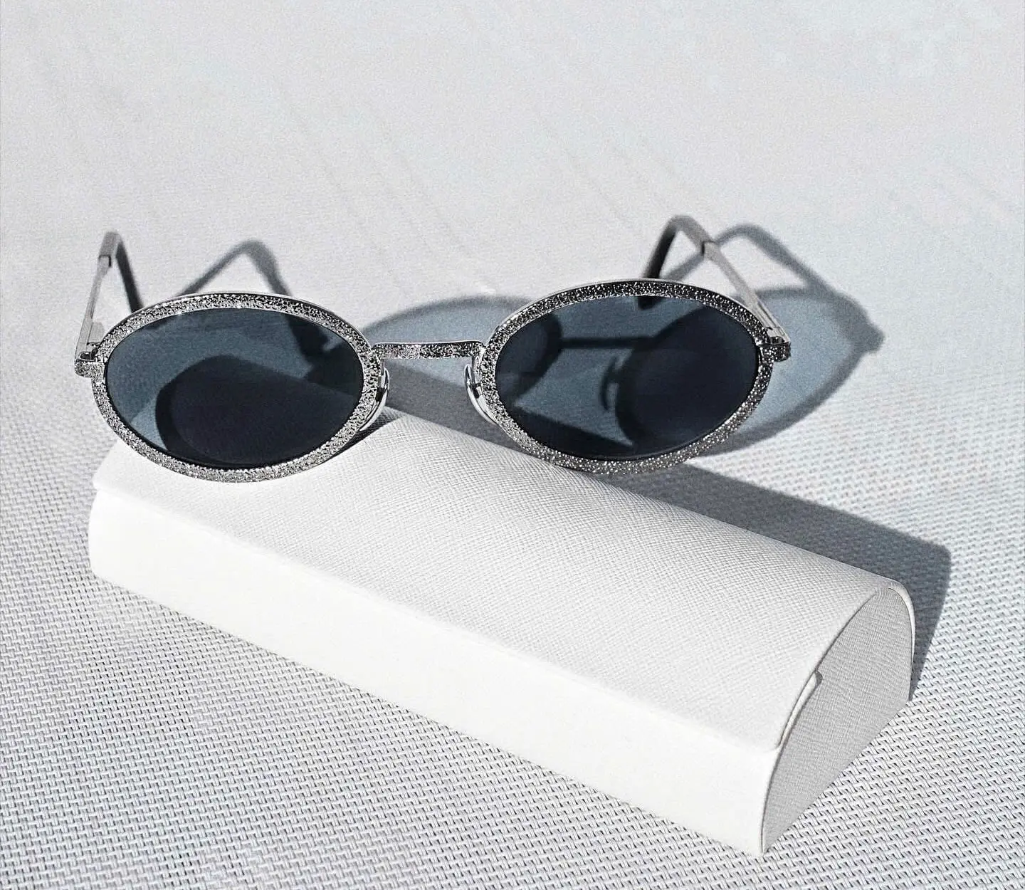 B21 Mắt Kính Râm Women Tròng Kính Mắt Bầu Dục Oval Chống Nắng Gọng Kính Mát Kim Loại Thời Trang