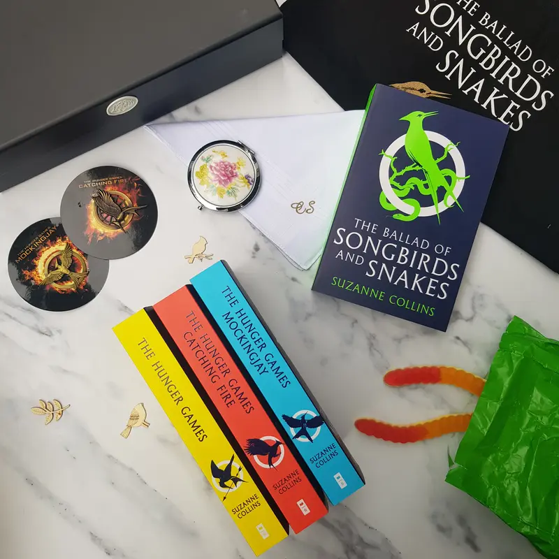 The Hunger Games 4 Book Paperback Box Set by Suzanne Collins 1