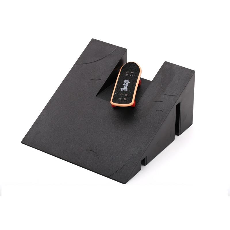 Skate Ramp Mini Training Skating Board Black Finger Skateboard for Children Indoor Home Toy Ramp Stairs Venue Combination Funny 3