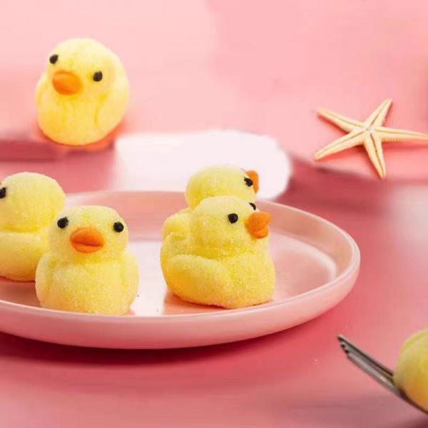 Product Introduction of Creative Children's Holiday Gifts Cotton Candy Snack Candy 3