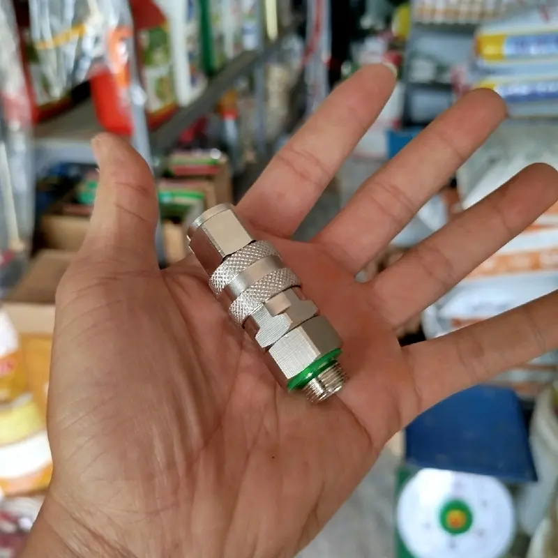 Khớp Nối chống xoắn, kiêm nối nhanh, tháo lắp nhanh gọn, tiện lợi, dùng cho ren 13.8mm, 22mm của máy rửa xe áp lực cao. Phụ Kiện Lau Xe 5