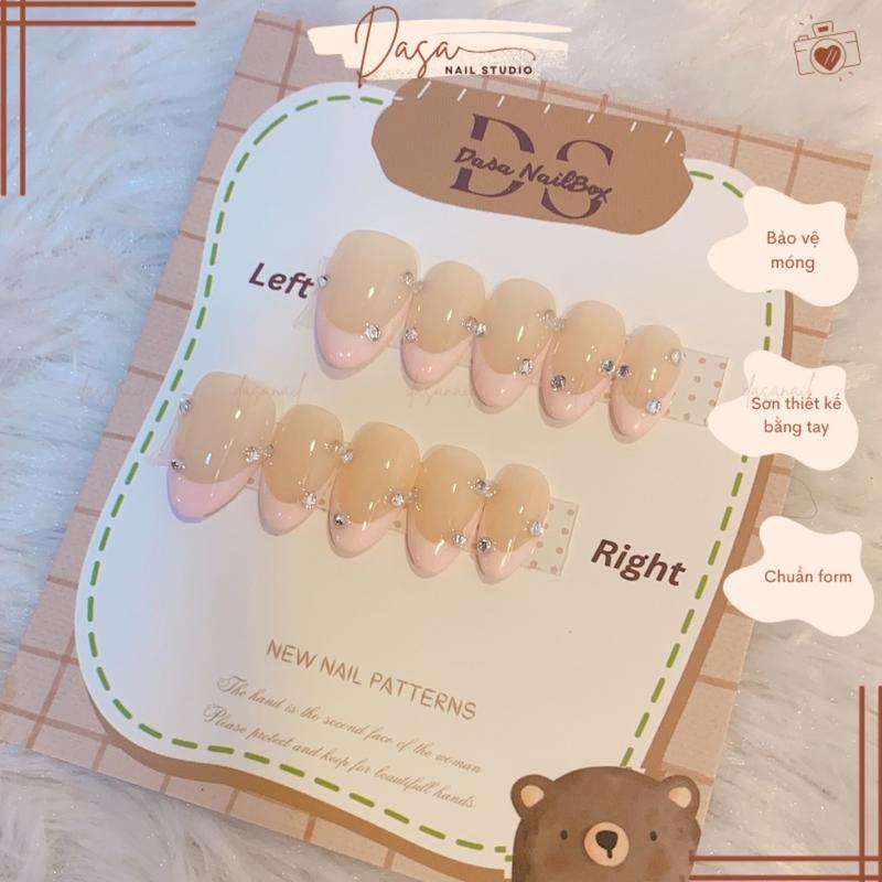 Móng tay giả thiết kế ngắn hàn quốc nail box GIÁ RẺ mẫu ngắn trắng có sẵn kẻ nổi đi chơi đi tiệc TẶNG keo dán móng