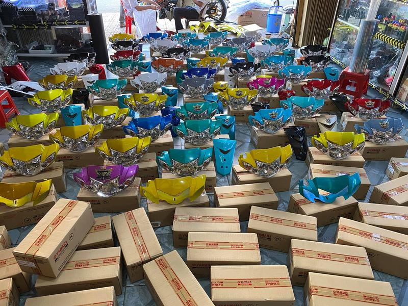 Ốp đầu đèn Sirius Sihelo thắng đĩa - đùm