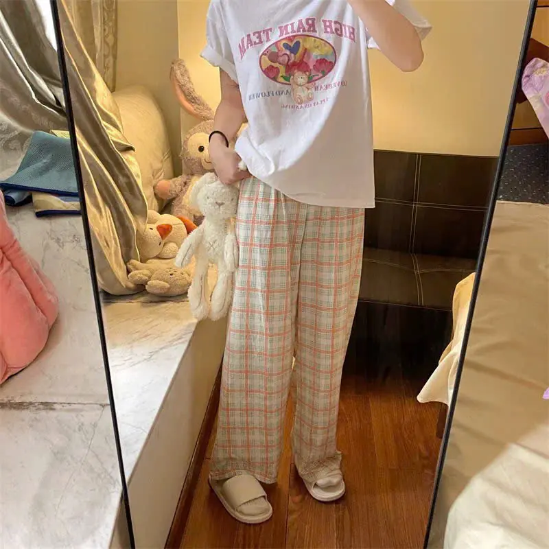 Quần ống suông mặc nhà có thể mix với nhiều loại áo rất xinh