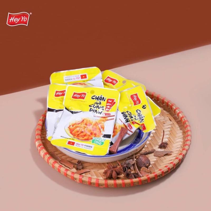 20 và 30 Chân gà rút xương Cung Đình 29g và nguyên xương bách thảo và chân gà nhất tâm 40g của hãng Hey Yo foods Ăn vặt hàng Việt Nam thơm ngon