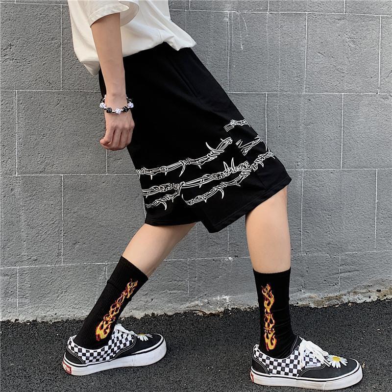 【Men in shorts】American Fashion Hip-Hop Fashion Thorns Printed Pants Teenagers Street Creativity Five Points Straight Shorts Men's Summer 0