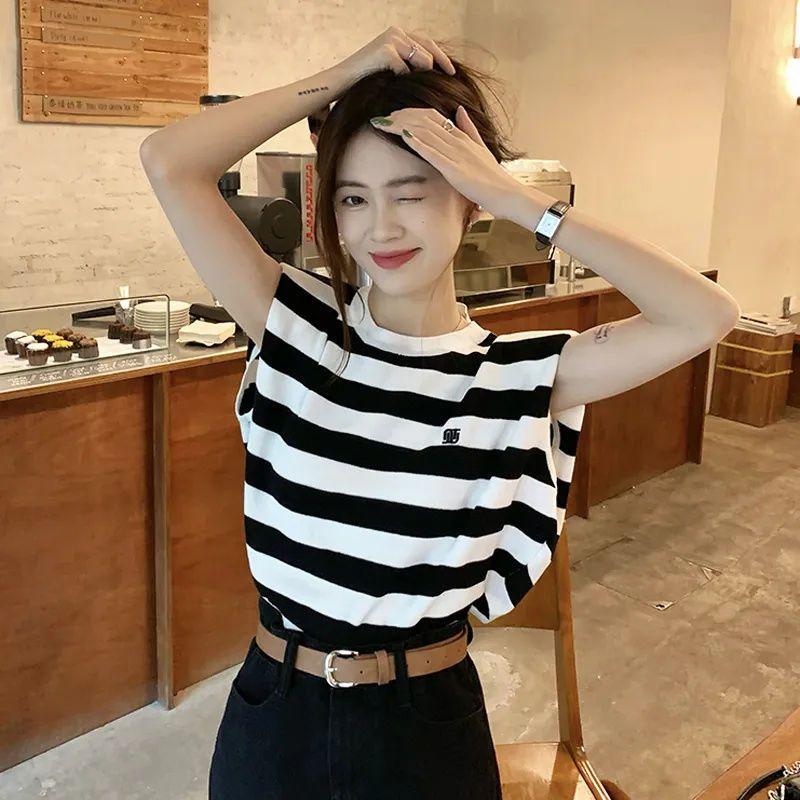Product Introduction of Áo Thun Vest Sọc, Dành Cho Nữ, Hàng Mới Về Mùa Hè 2022, Thiết Kế Đẹp, Độc Đáo Sang Trọng, Dáng Rộng Vừa Vặn, Áo Mặc Bên Ngoài Cô Gái Nóng Bỏng, Áo Không Tay, Có Thể Mua Lại 1749 1
