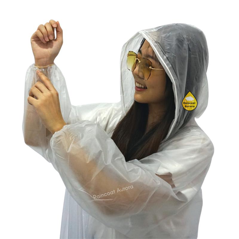Product Introduction of เสื้อกันฝนผู้ใหญ่ ค้างคาวผ้าโปร่ง คอโปโล จั๊มพ์แขน ผ้าสีหวาน มีช่องมองนาฬิกา ยี่ห้อ Classic 8