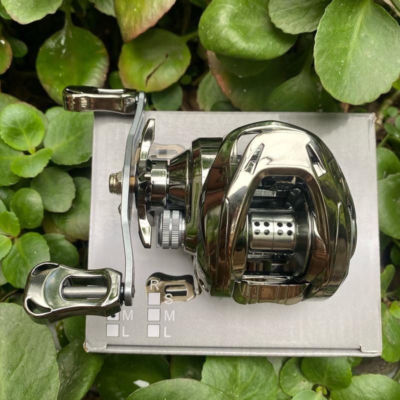 Máy câu lure máy ngang câu cá Matel Master tay trái và tay phải tải cá