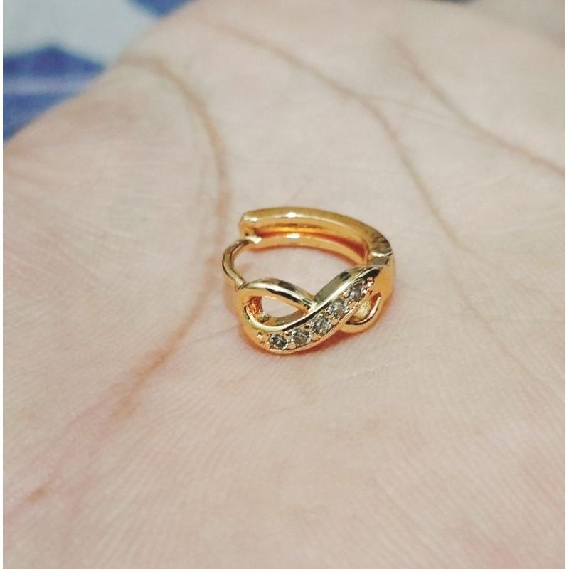 Anting Jepit Titanium Gold Perhiasan Wanita Terbaru Lapis Emas Tahan Lama . 2