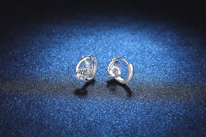 Product Introduction of S925 Sterling Silver Earrings Moissanite Stud Earrings Cross Water Drop Earrings Light Luxury Korean Style 1 Karat Moissanite Stud Earrings for Women 5