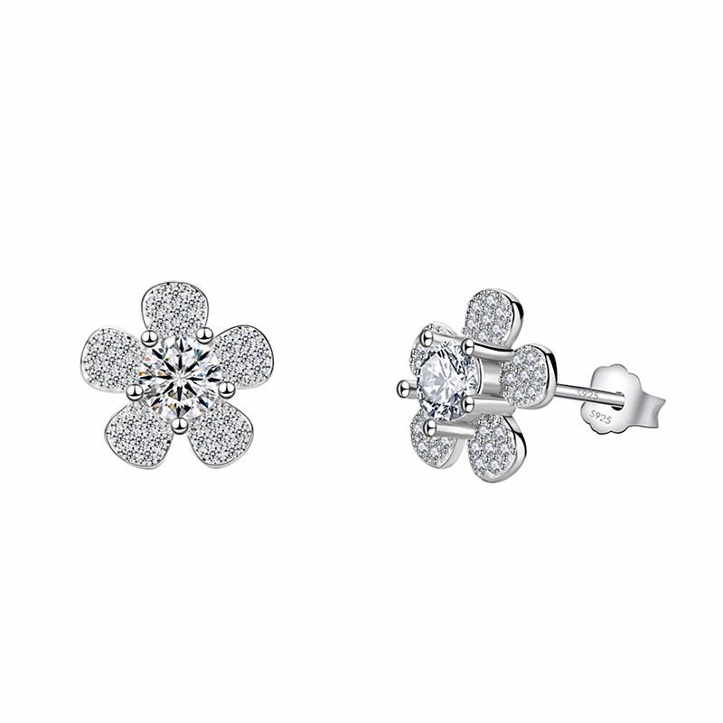 Product Introduction of 925 Silver Flower Flower Moissanite Stud Earrings Lady Temperament 50 Points Earrings Fashion Earrings Fashion Jewelry 3
