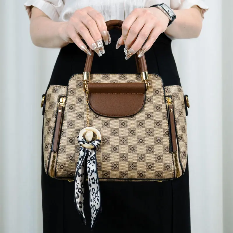 COD | XYM 【Koleksi Tas Kotak-Kotak 2025】Coklat & Khaki, 4 Model Tas (Selempang, Handheld, & Selempang Panjang)! Kapasitas Besar untuk Wanita Karir & Elegan Cewek keiko shoulder bag 3