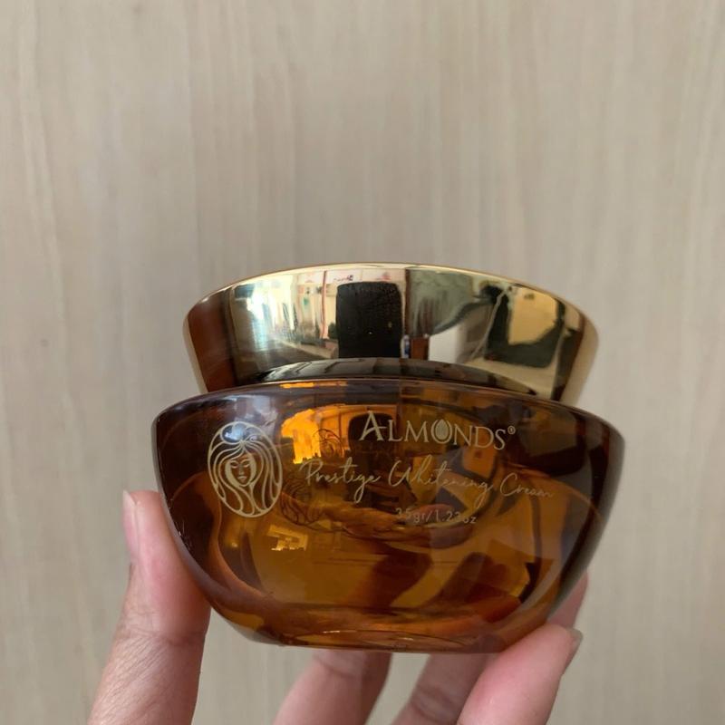 Kem sen tuyết dưỡng da ban ngày 4
