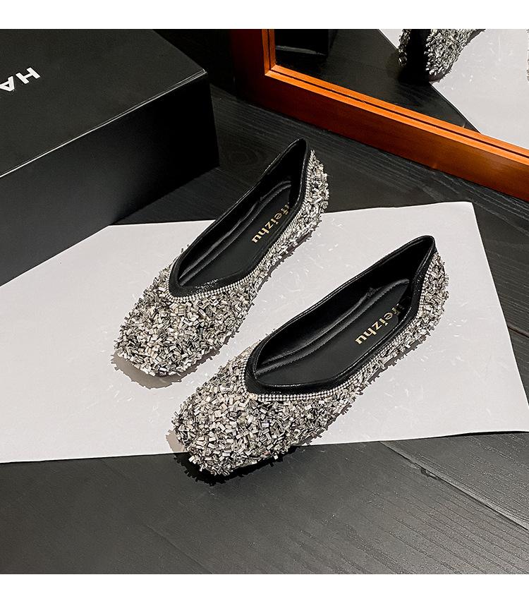 Product Introduction of 2025 new fashionable low heeled M ü ller women's shoes, with diamond studded decorative pointed single shoes, avant-garde design, simple, luxurious, comfortable, suitable for commuting, outdoor activities, etc 14