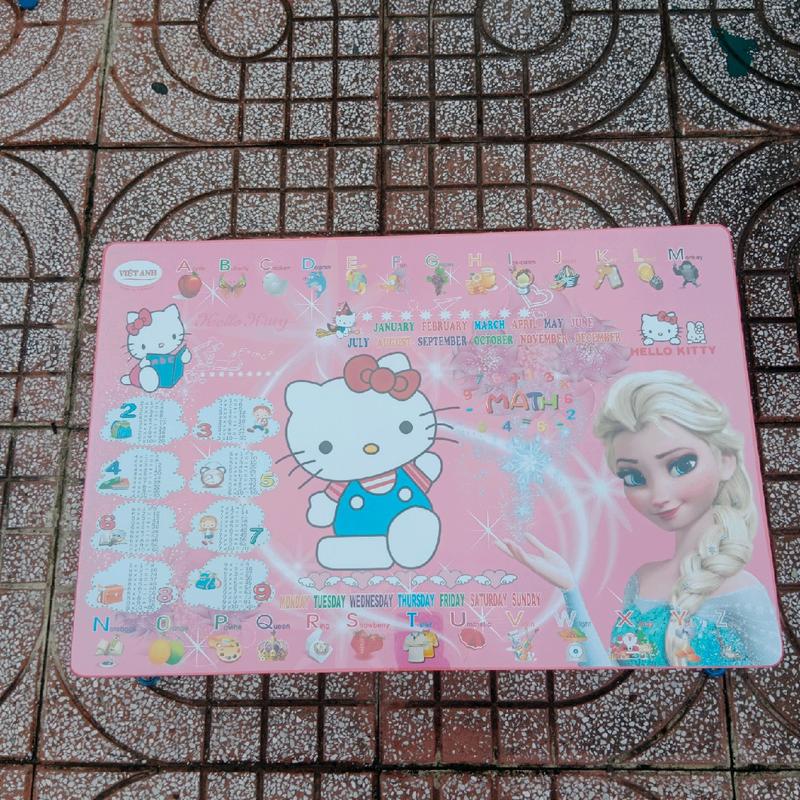 Bàn học sinh, sinh viên hình Hello Kitty kt 40x60cm 3