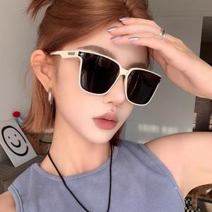 แว่นกันแดดหน้าจอยาว ส่วนบุคคล ใหม่ สำหรับผู้หญิง เทรนด์ระดับไฮเอนด์ กันแดด ป้องกันรังสียูวี กรอบใหญ่ สไตล์ดาราอินเทอร์เน็ต