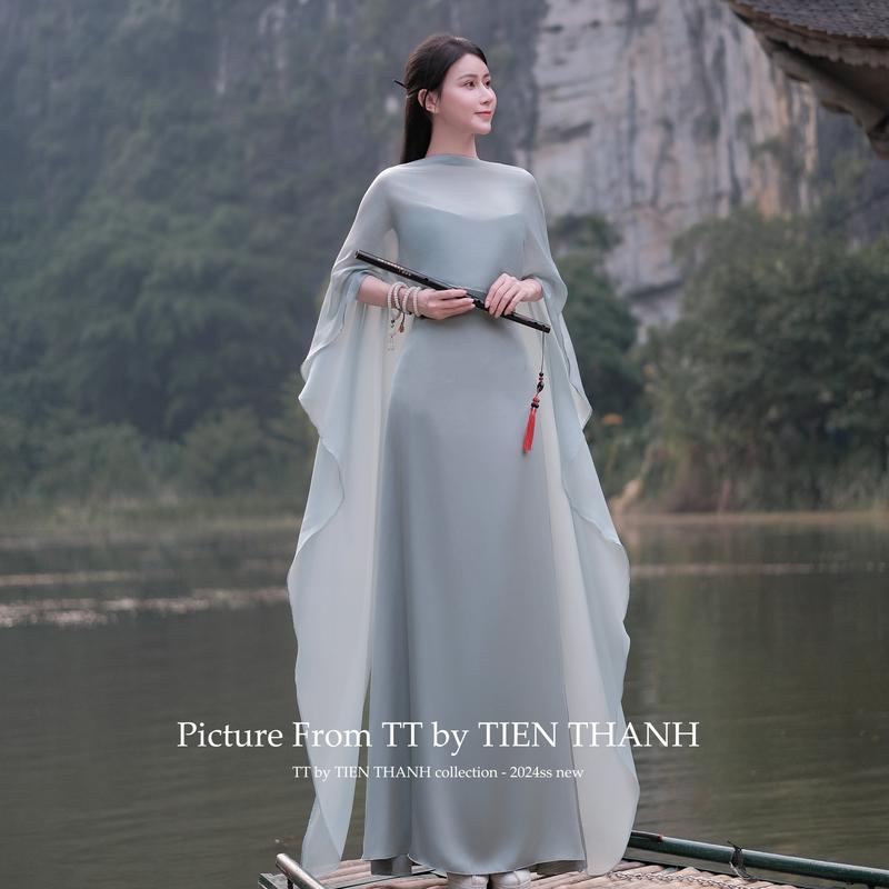 Bộ đồ EVA by TIENTHANH - đơn giản - Màu trắng/đen/- Chất liệu lụa Hàn Châu - Kích thước S/M/L - Nữ, Women Nữ Top Màu Đen Jacket Umi Áo Tua Rua Sò