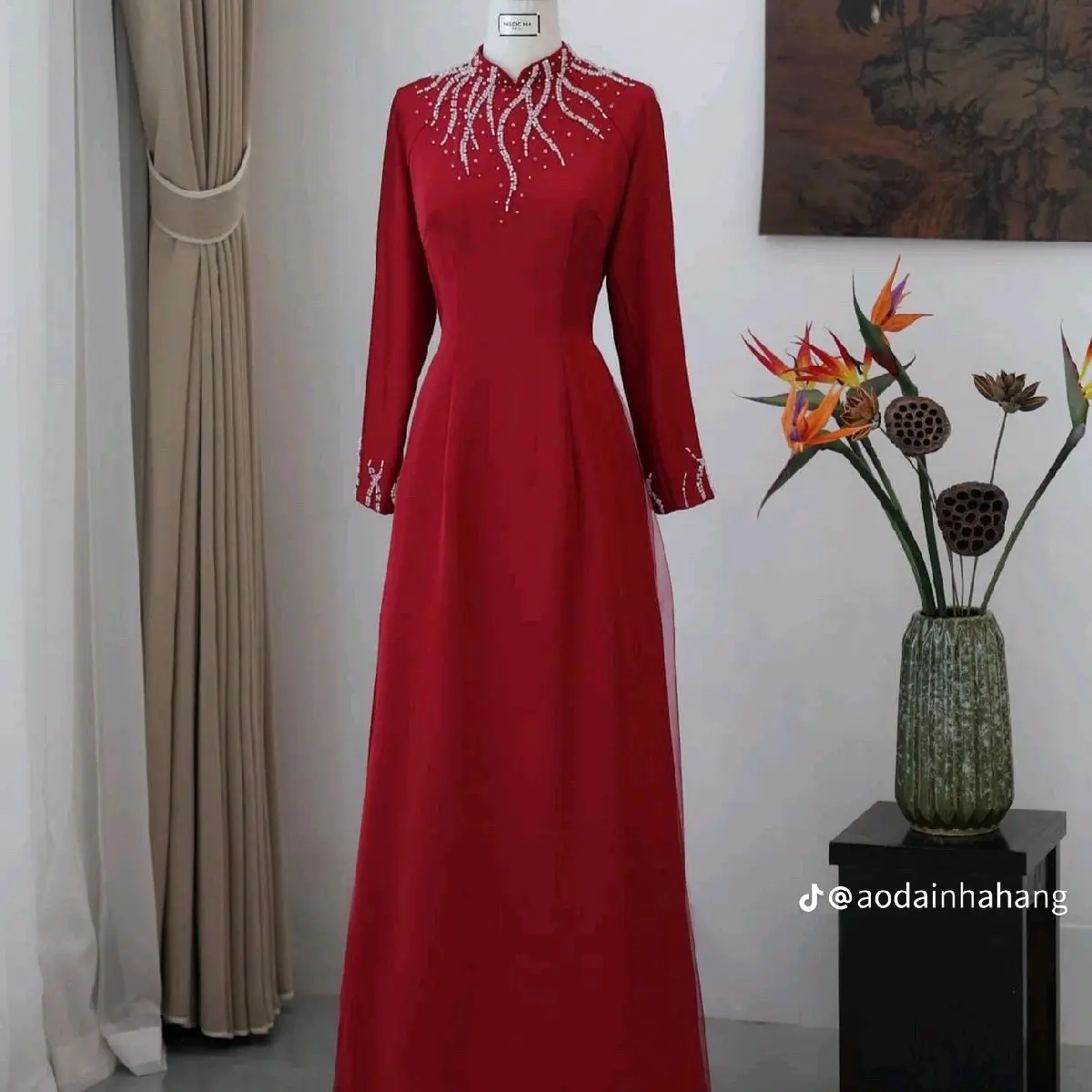 1 bộ áo dài mẹ chất liệu lụa mỹ sang , bền , đẹp