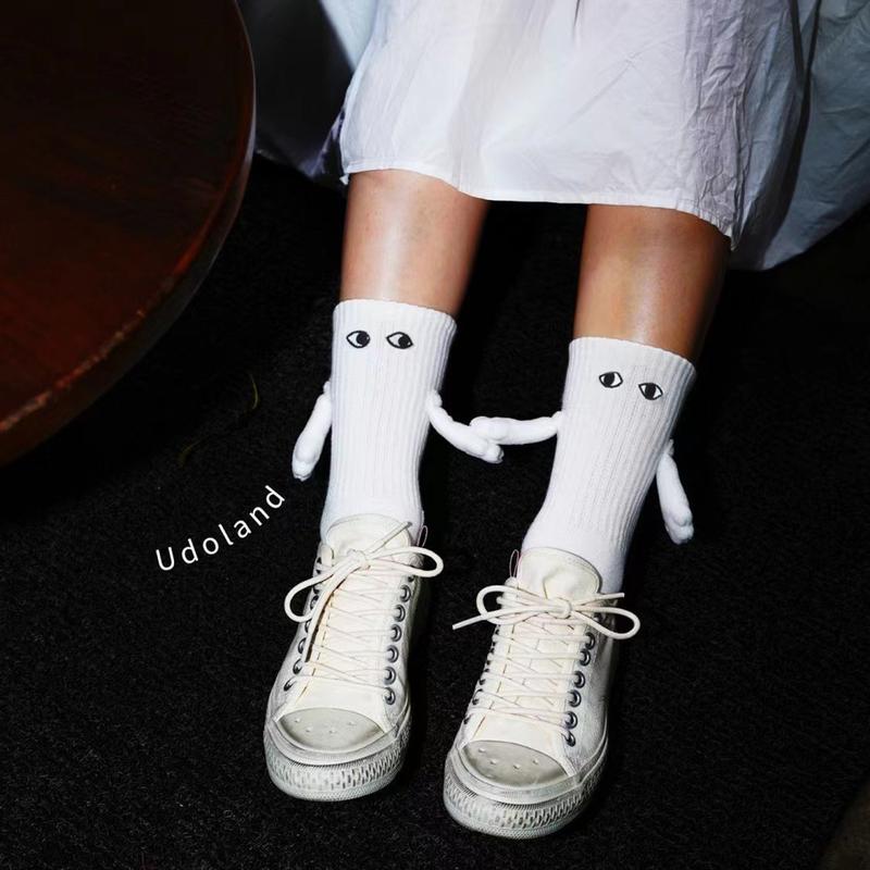 Couple Novelty Socks Cartoon Magnetic Holding Hands Socks Cute Elastic Walking Socks for Women Men Gift for Birthday & general Daily 0