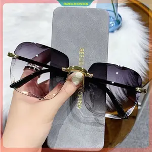 Kacamata Hitam Big Size Sunglasses Wanita Fashion Gaya Tanpa Bingkai