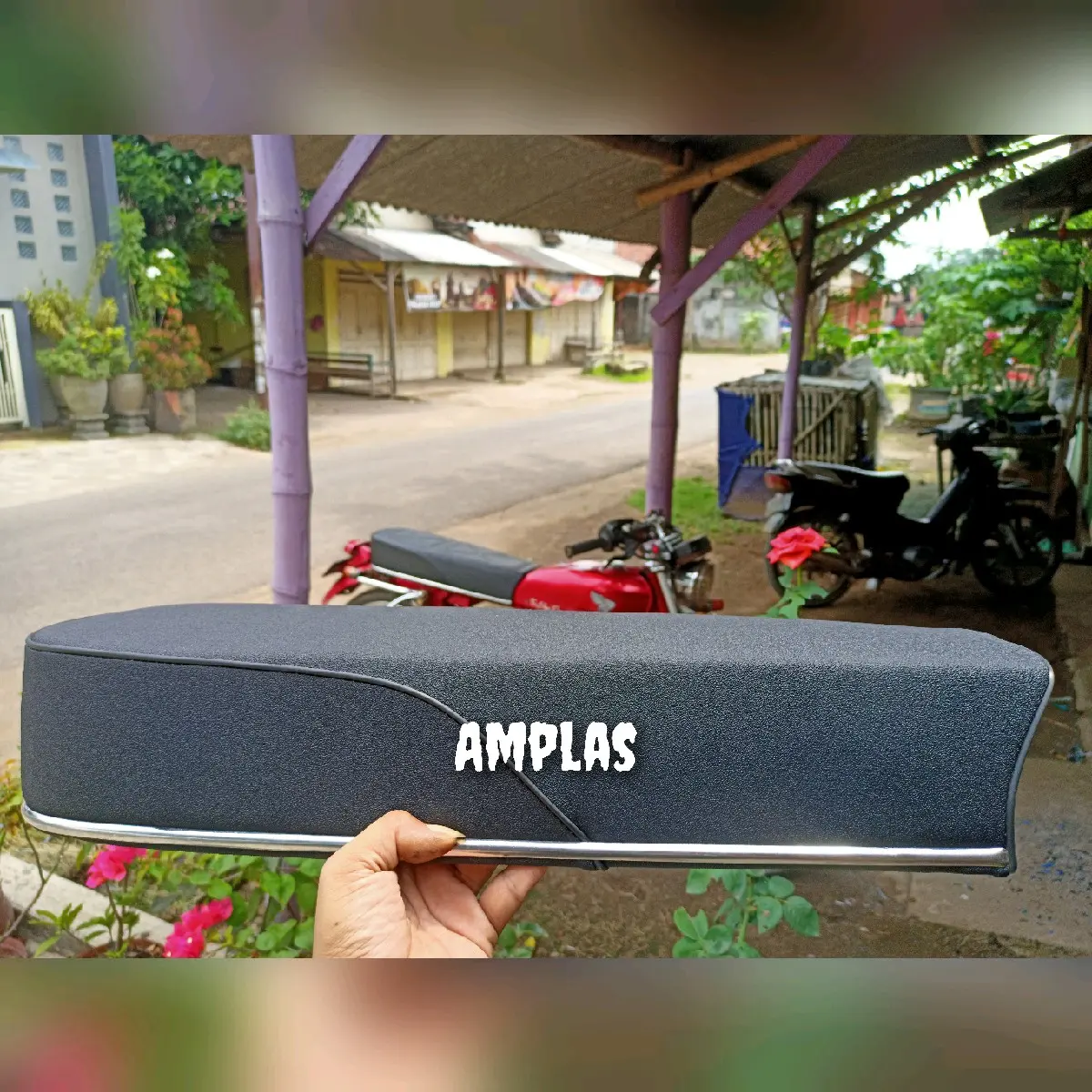 Jok CB Presisi di Tangki Amplas Motif Catur - Harga Terjangkau dan Berkualitas Tinggi - Motor