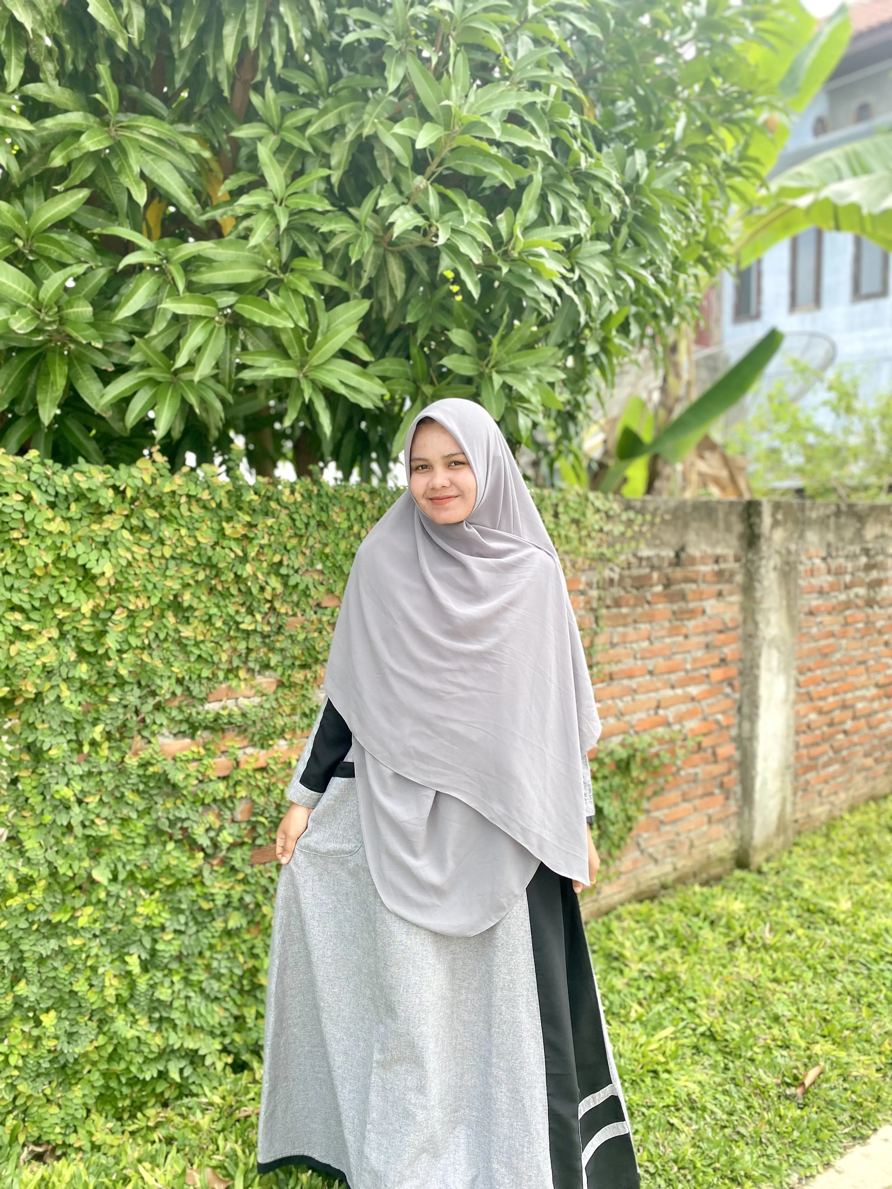 Hijab SegiEmpat Oval Ukuran Jumbo