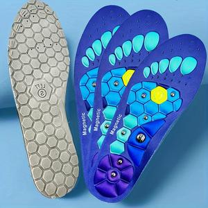 軽量で通気性のある快適な衝撃吸収磁気マッサージインソール。足の裏に柔らかくクッションを提供します。