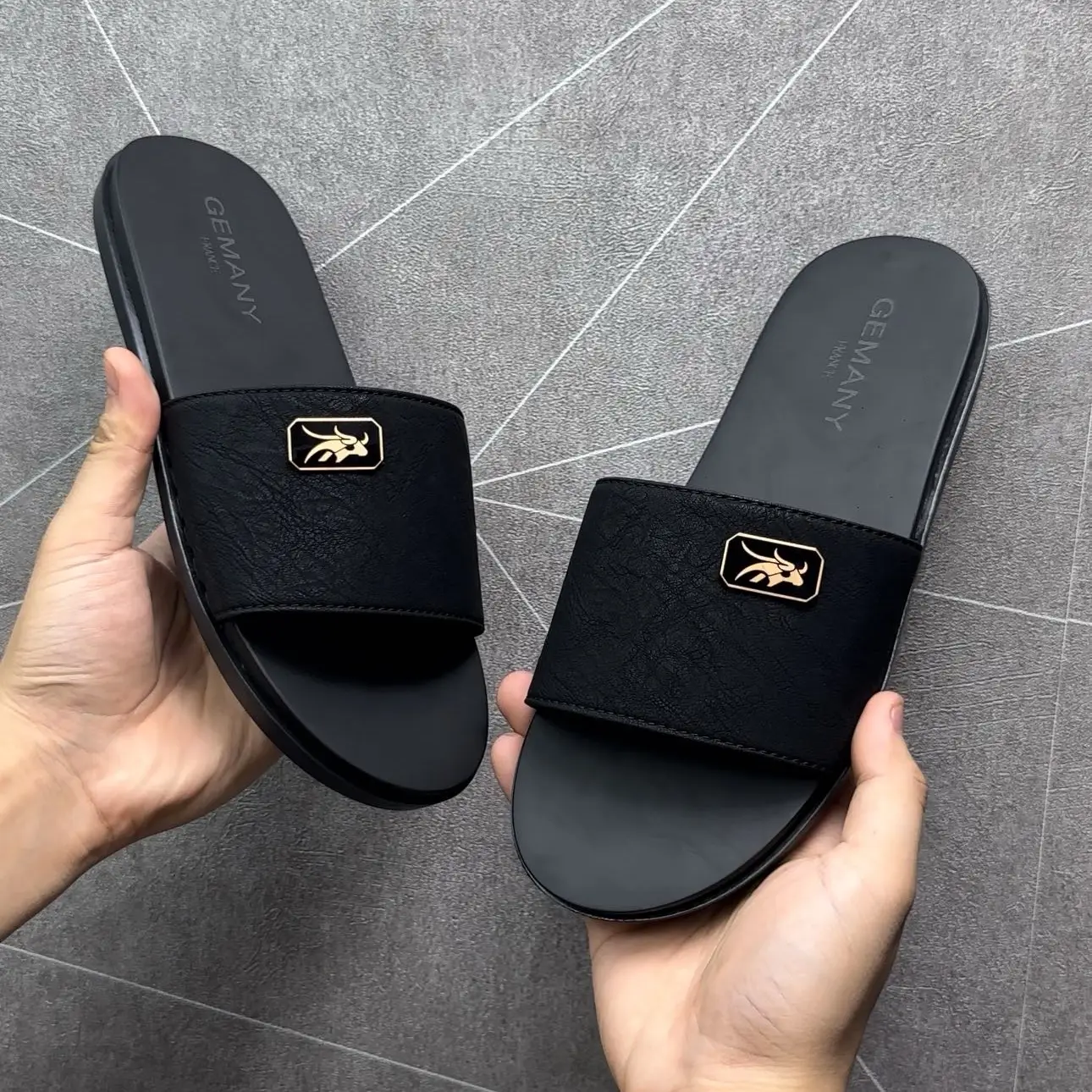 [Hight Quality] Dép Da Nam GEMANY Khâu Quai Logo Bò Rừng Chống Han Rỉ Đặc Biệt, Đế Cao Su, Gầm Thương Hiệu dép quai ngang nam Dép Lê Đế Bằng Slipper
