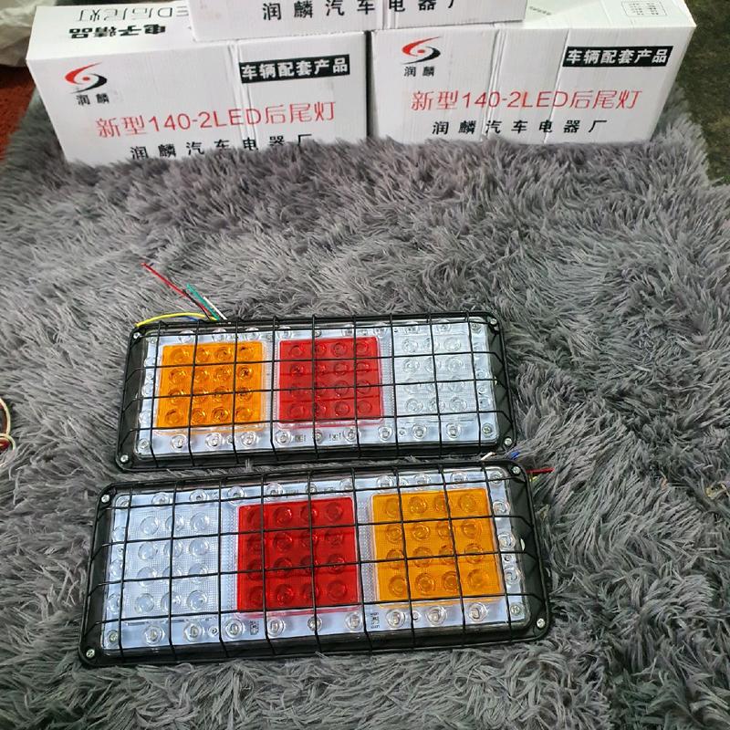 Đèn hậu dành cho xe tải 12v và 24v nháy 7 màu xin nhang phanh