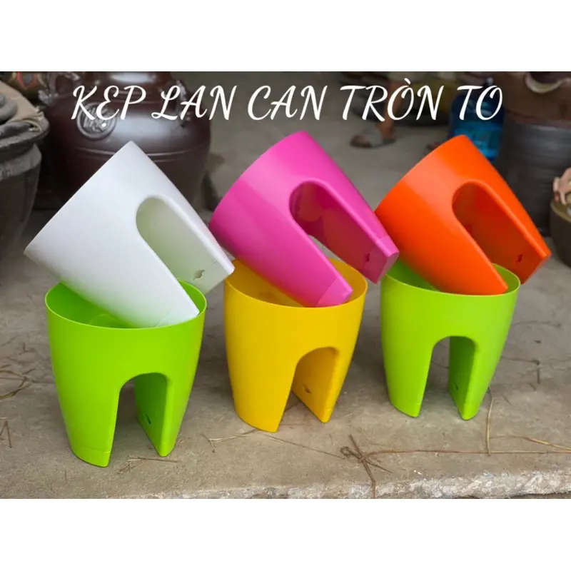 Chậu trồng cây kẹp lan can, kẹp ban công, không tốn diện tích, phong cách hiện đại Châu Âu, chậu trồng hoa treo lan can 3