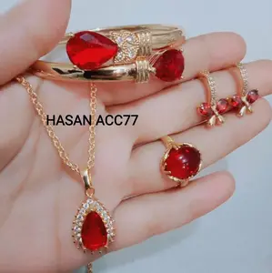 satu set perhiasan emas kalung gelang anting cincin berlian merah/Titanium/viral Gold