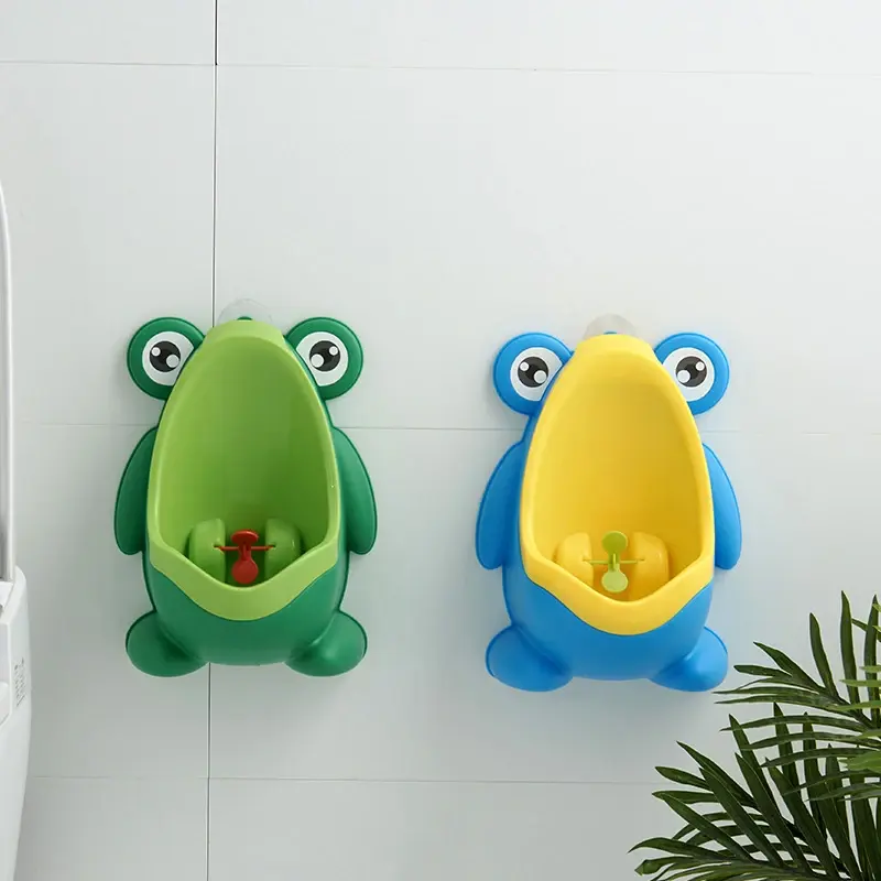 Ếch dễ thương Huấn luyện ngồi bô Cậu bé đi tiểu với mục tiêu nhắm mục tiêu vui vẻ Trẻ em đứng dọc Đi tiểu cho trẻ sơ sinh Nhà vệ sinh cho trẻ mới biết đi Huấn luyện viên đi tiểu 3