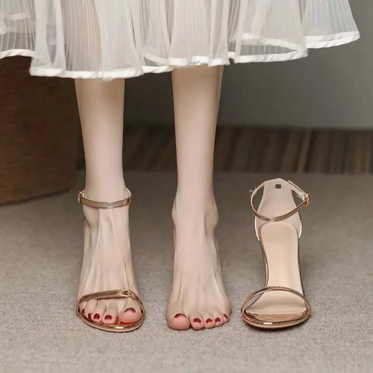 Giày cao gót quai mảnh gót nhọn bít hậu thời trang sang chảnh Luvia 110CG (Giày form rộng, chân mỏng lùi size) 7