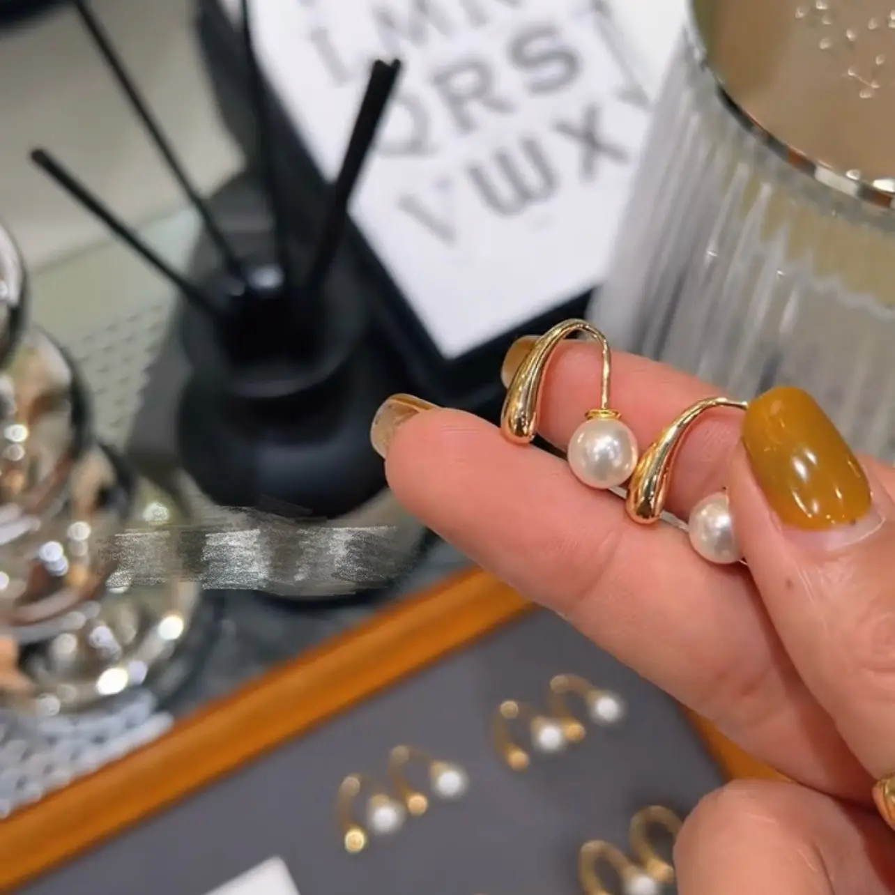 Metal Hook Pearl Earrings Fashionable Temperamental All-Match Fresh Earrings Lady Temperamental All-Match Fashion Female Temperament