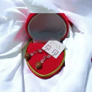 Anting Kristal batu alam