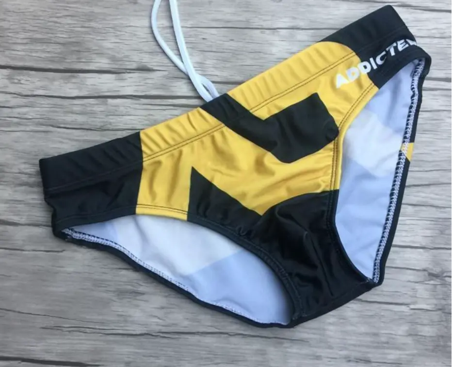 Quần bơi nam mẫu hot kiểu tam giác